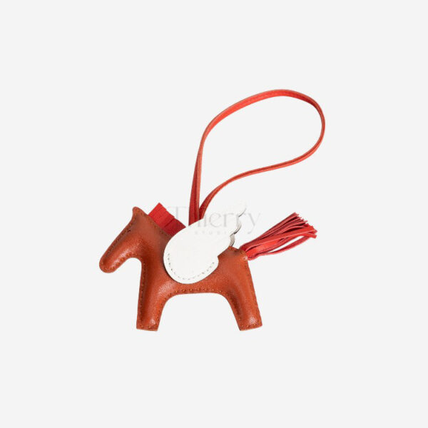 Rodeo PM charm 19